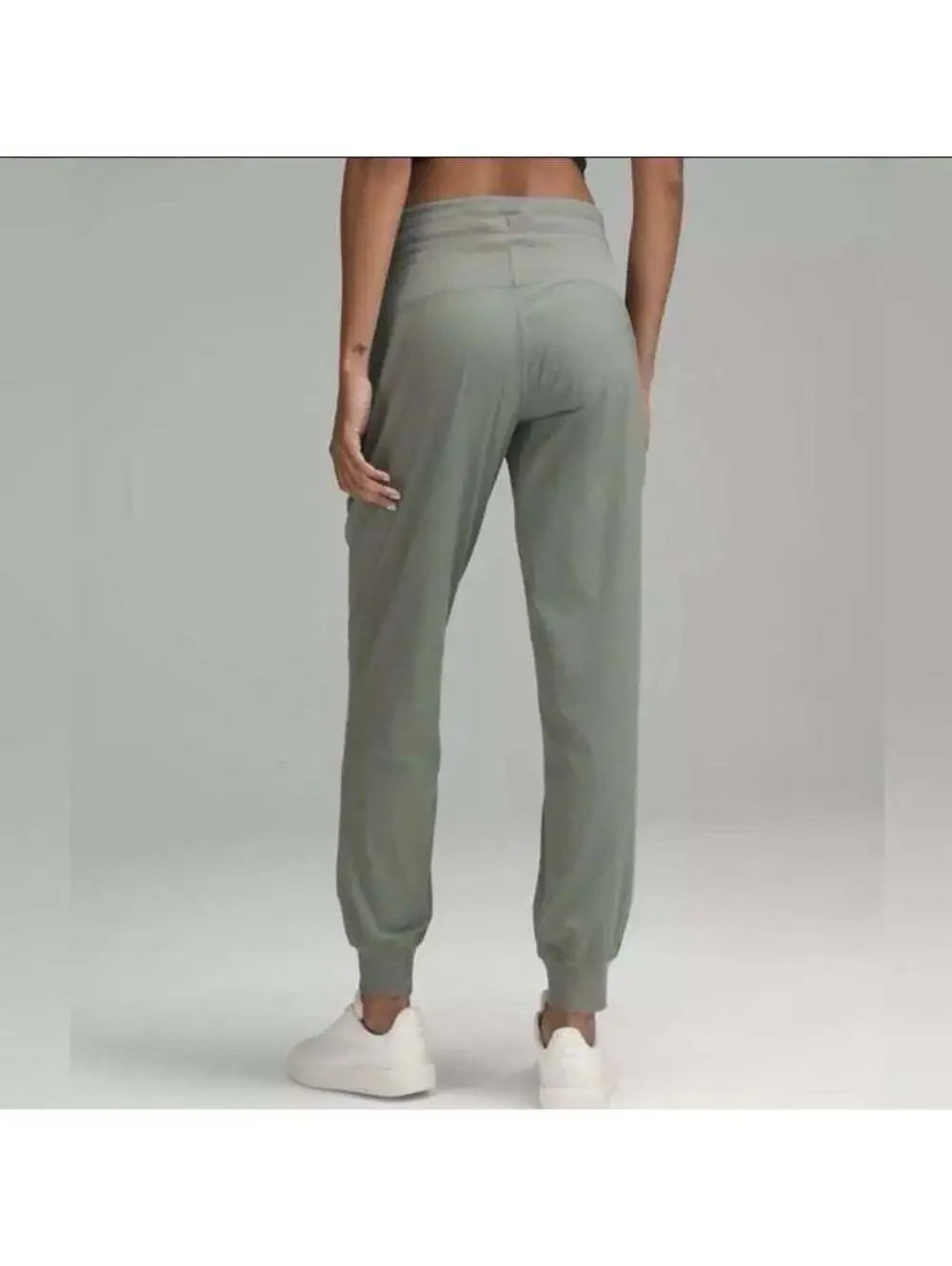 Lululemon dance studio mid rise jogger size 8
